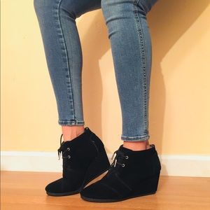 Toms Black Wedges